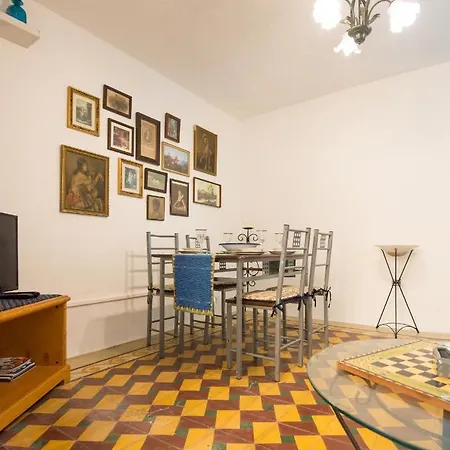 171 St. Dominic Street - Boutique Flat *